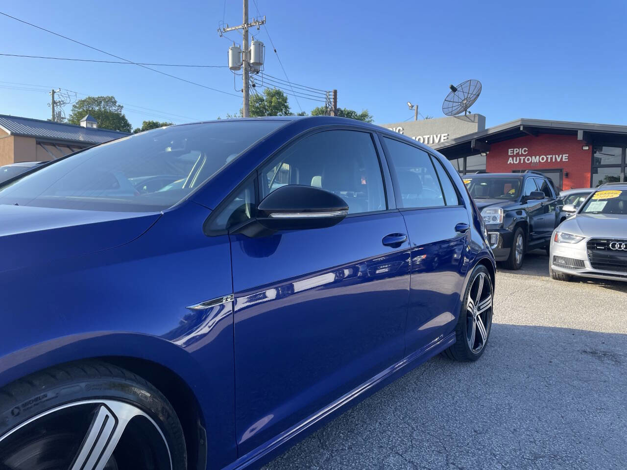 Used 2016 Volkswagen Golf 4-Door image 9