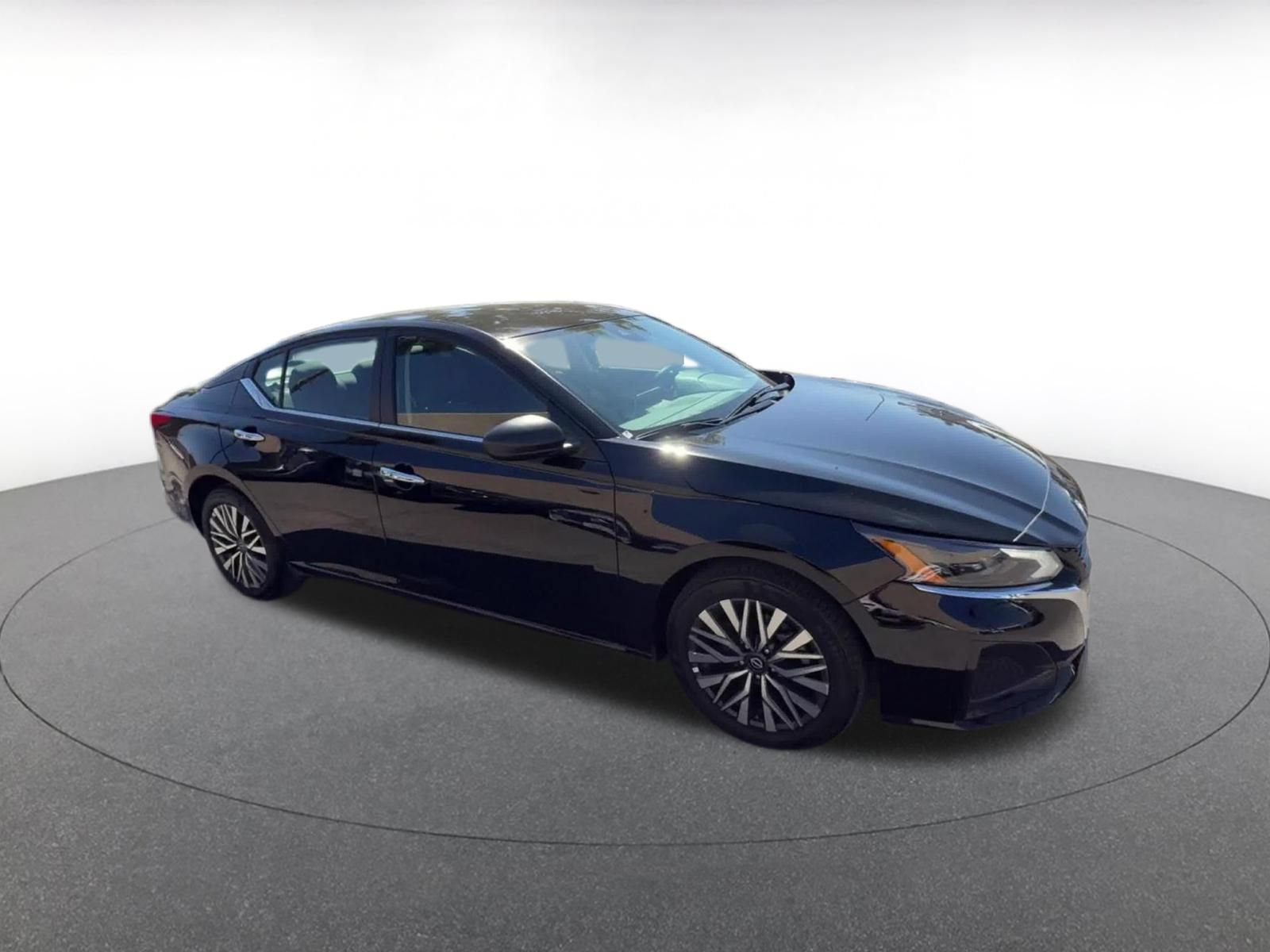 Used 2025 Nissan Altima 2.5 SV FWD video 2