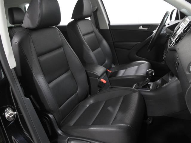 Used 2017 Volkswagen Tiguan S image 16