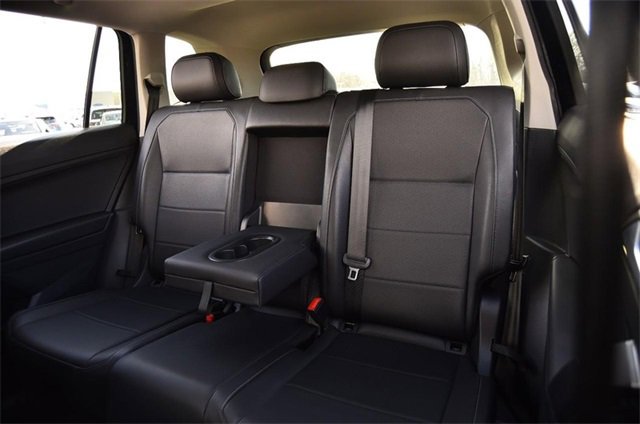 Used 2020 Volkswagen Tiguan SEL w/ Tiguan Two-Row MDO Package image 24