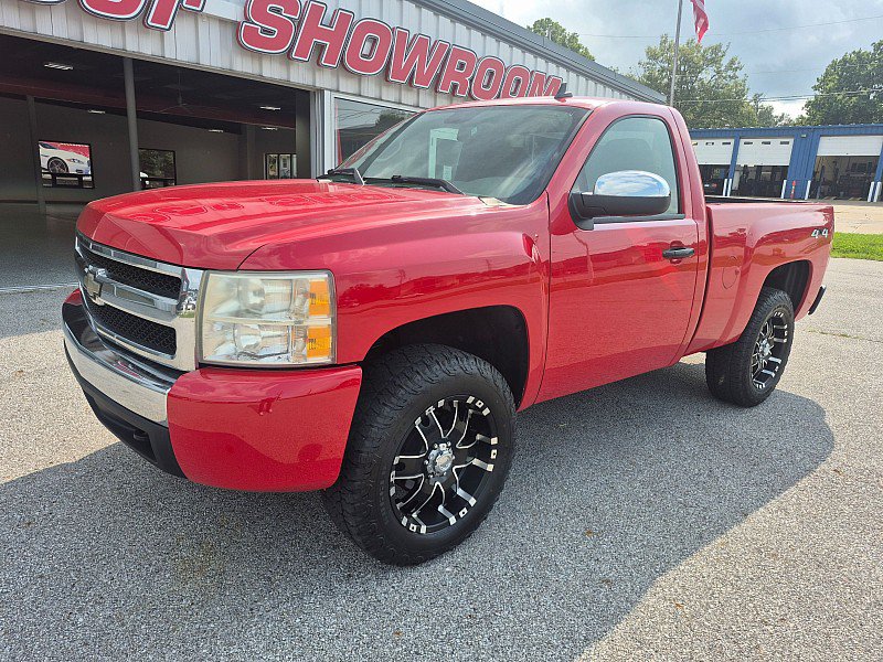 Used 2007 Chevrolet Silverado 1500 W/T w/ Towing Package AWD/4WD image 1