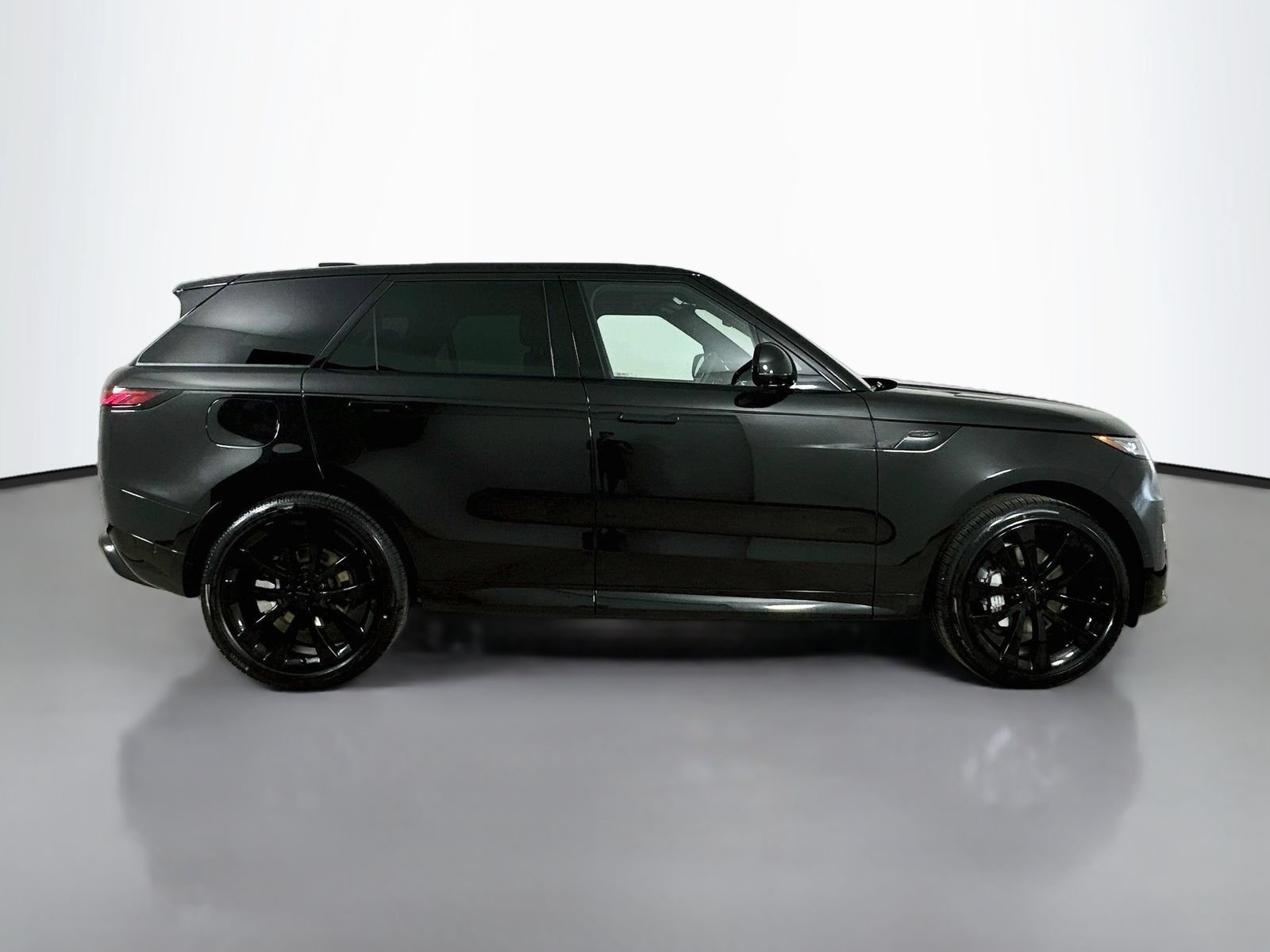 New 2027 Land Rover Range Rover Sport Dynamic SE AWD/4WD image 4