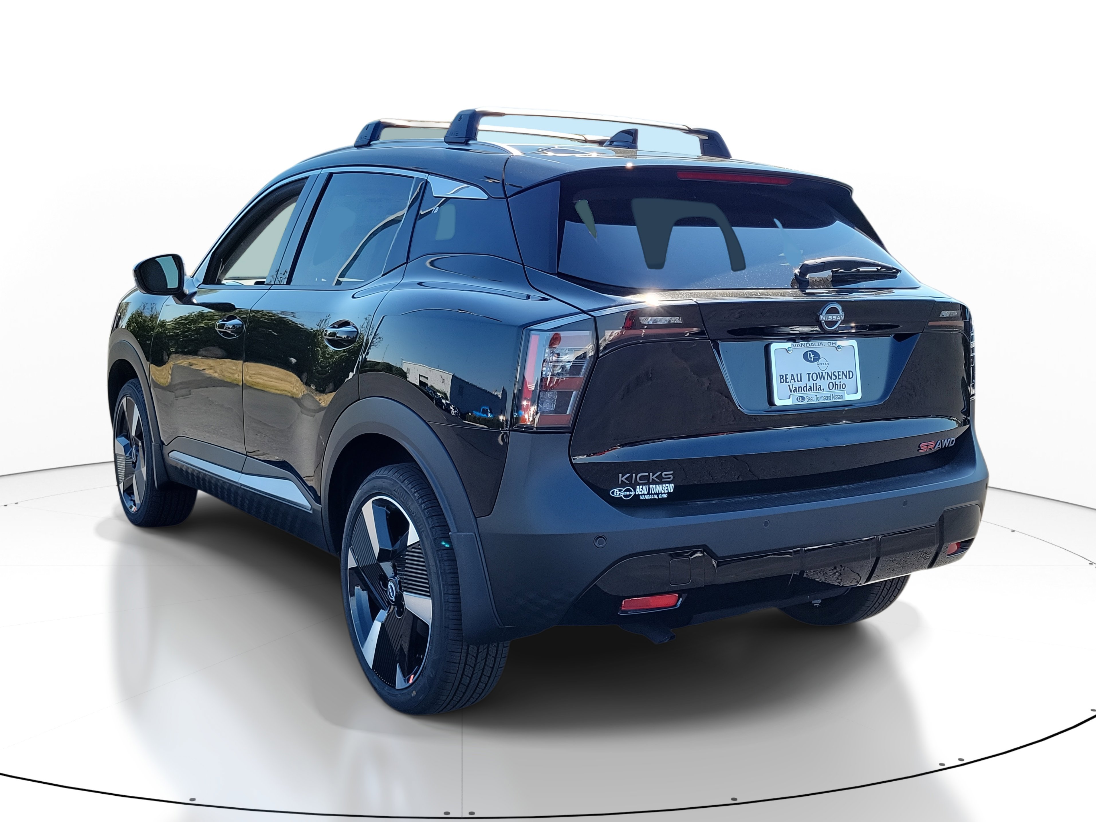 New 2026 Nissan Kicks SR w/ Cold Weather Package image 3