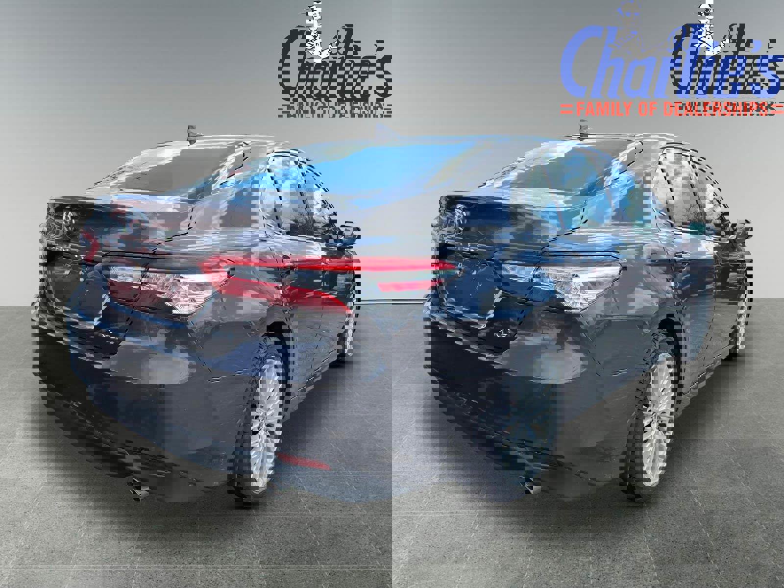 Used 2019 Toyota Camry XLE image 4