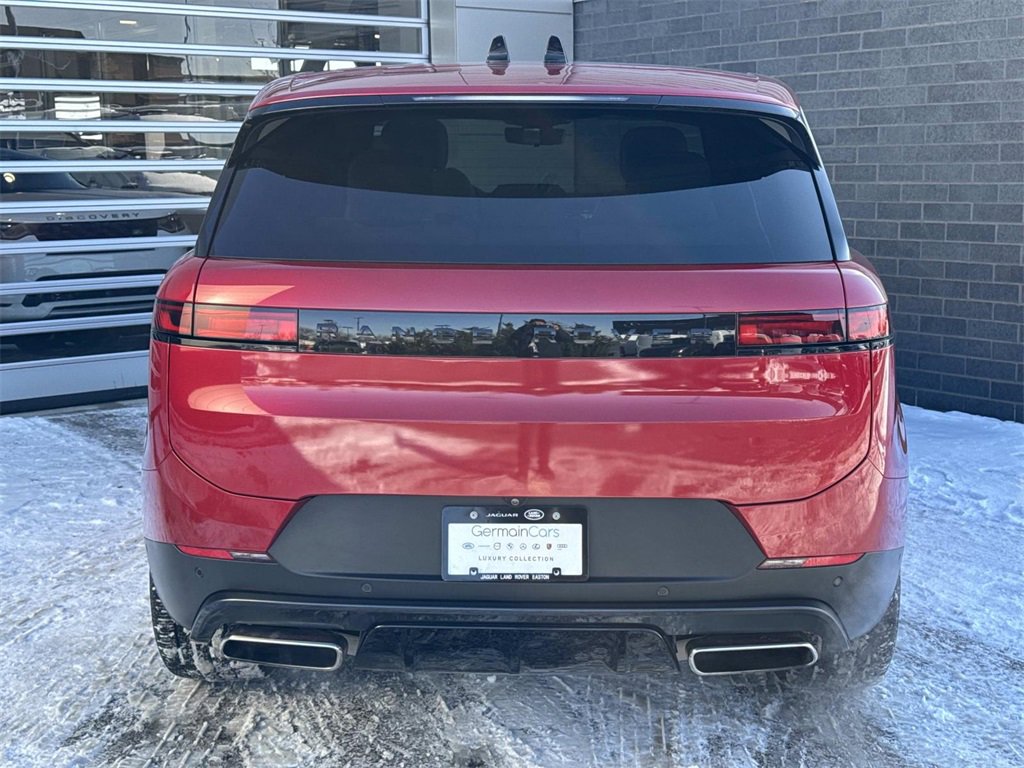 Used 2023 Land Rover Range Rover Sport SE image 5