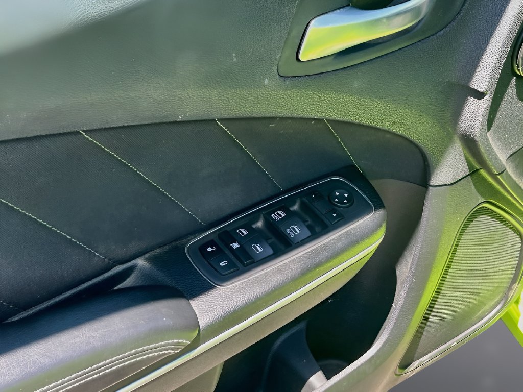 Used 2023 Dodge Charger SXT RWD image 17