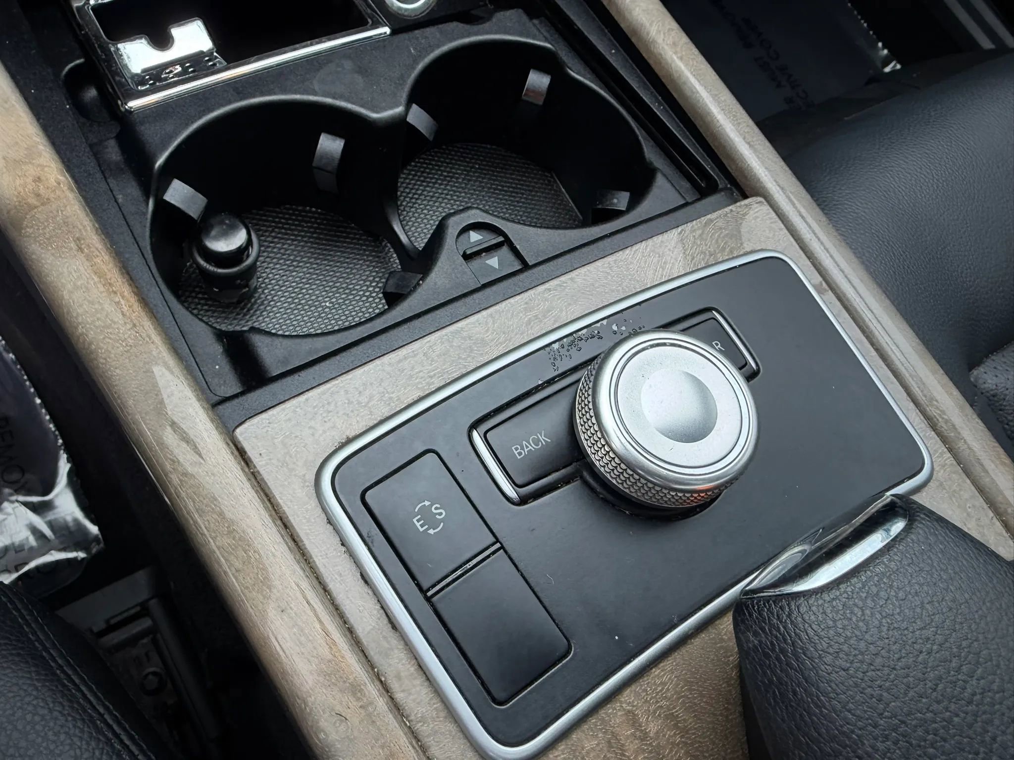 Used 2011 Mercedes-Benz E 350 4MATIC Sedan image 29