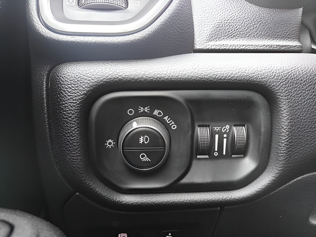 Used 2025 RAM 1500 Big Horn AWD/4WD image 28