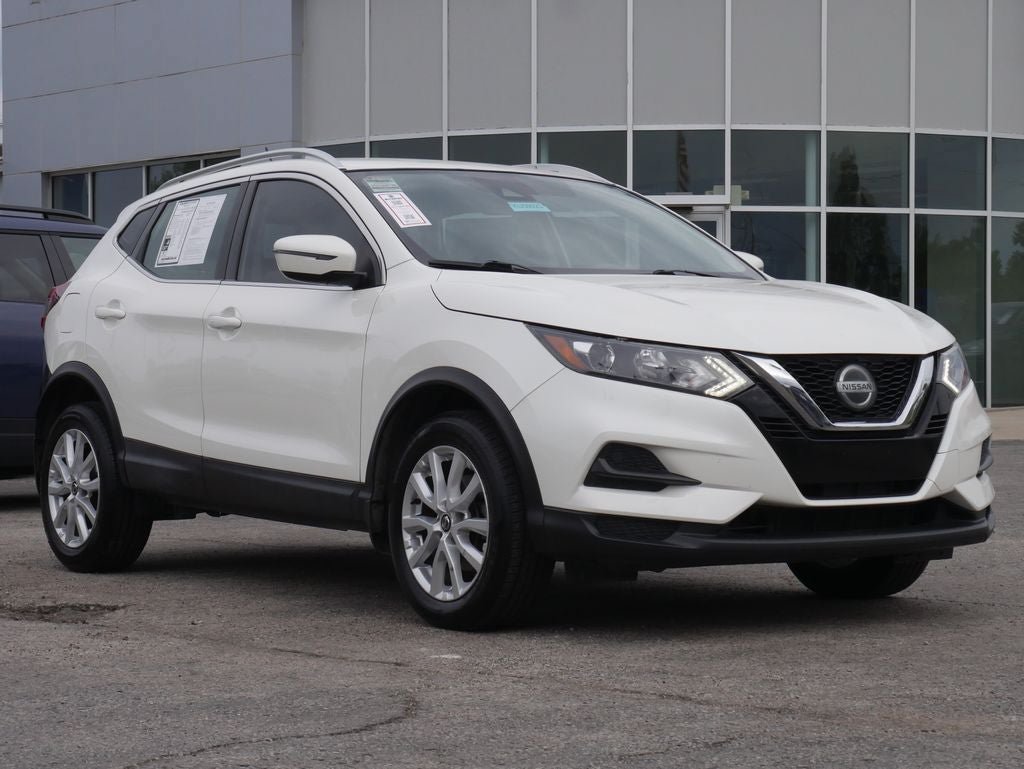 Used 2020 Nissan Rogue Sport SV FWD image 2