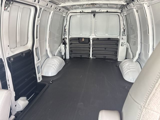 New 2026 GMC Savana 2500 RWD image 20
