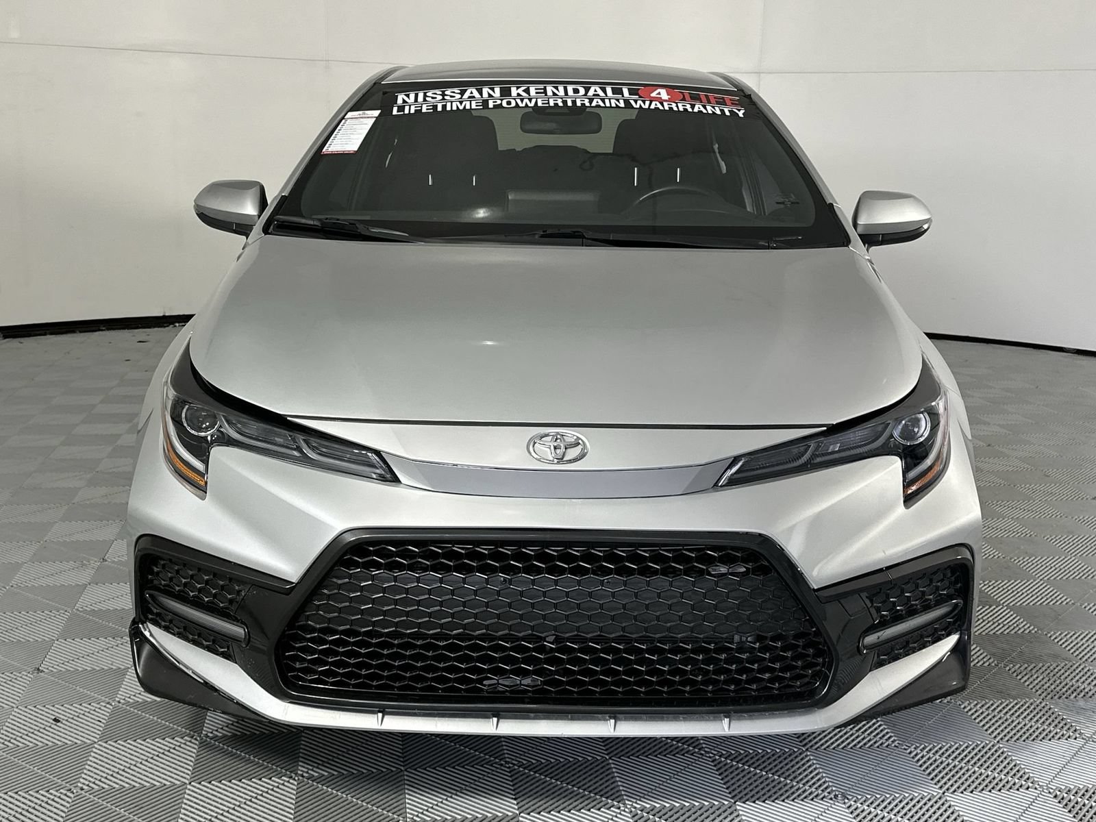 Used 2022 Toyota Corolla SE w/ Carpet Mat Package (TMS) FWD image 3