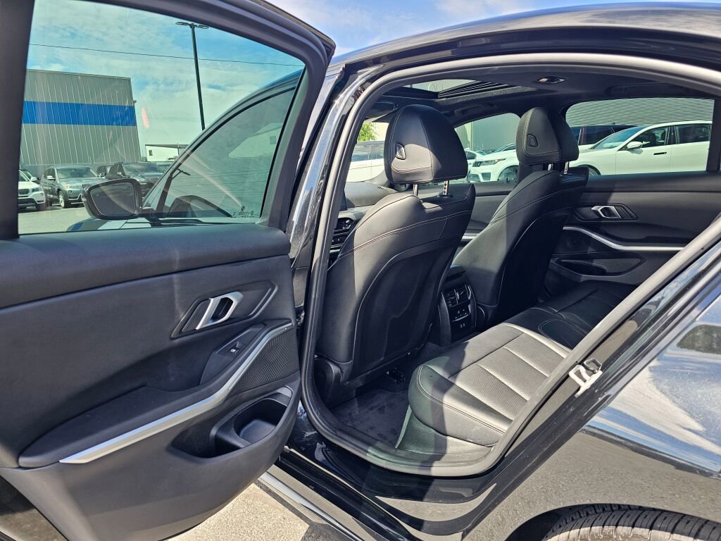 Used 2025 BMW 330i xDrive Sedan w/ M Sport Package image 14