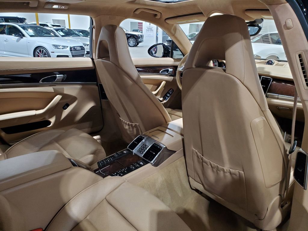 Used 2014 Porsche Panamera 4S Executive image 23