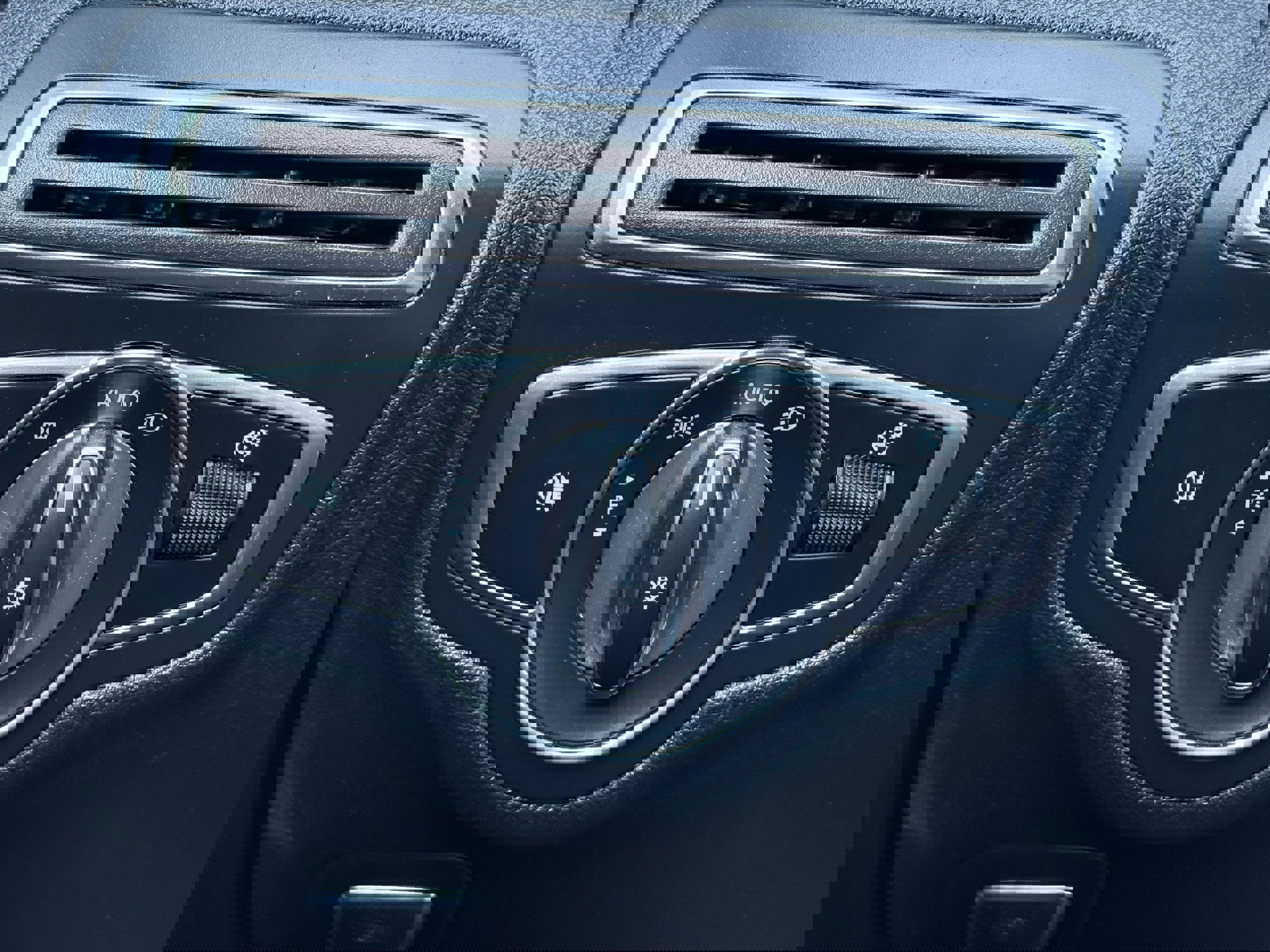 Used 2018 Mercedes-Benz C 300 Cabriolet image 17