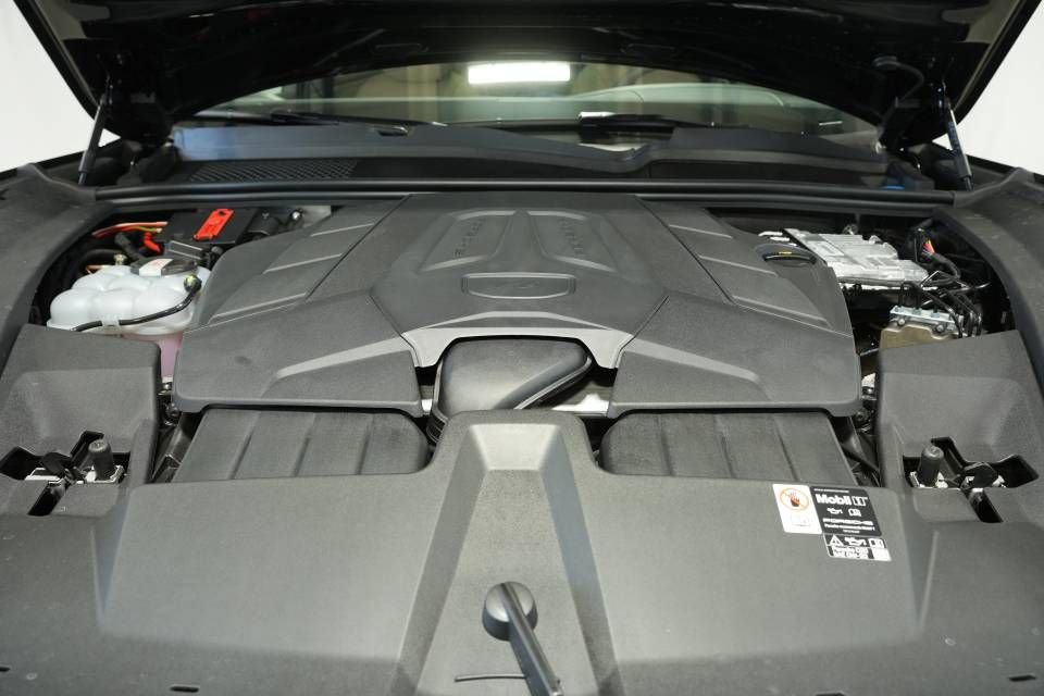 Certified 2026 Porsche Cayenne AWD/4WD image 29