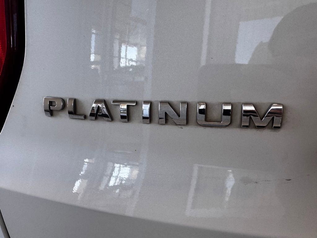 Used 2019 Ford Explorer Platinum image 13