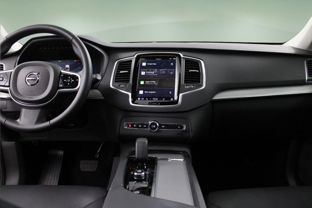 Certified 2025 Volvo XC90 B5 Core image 28
