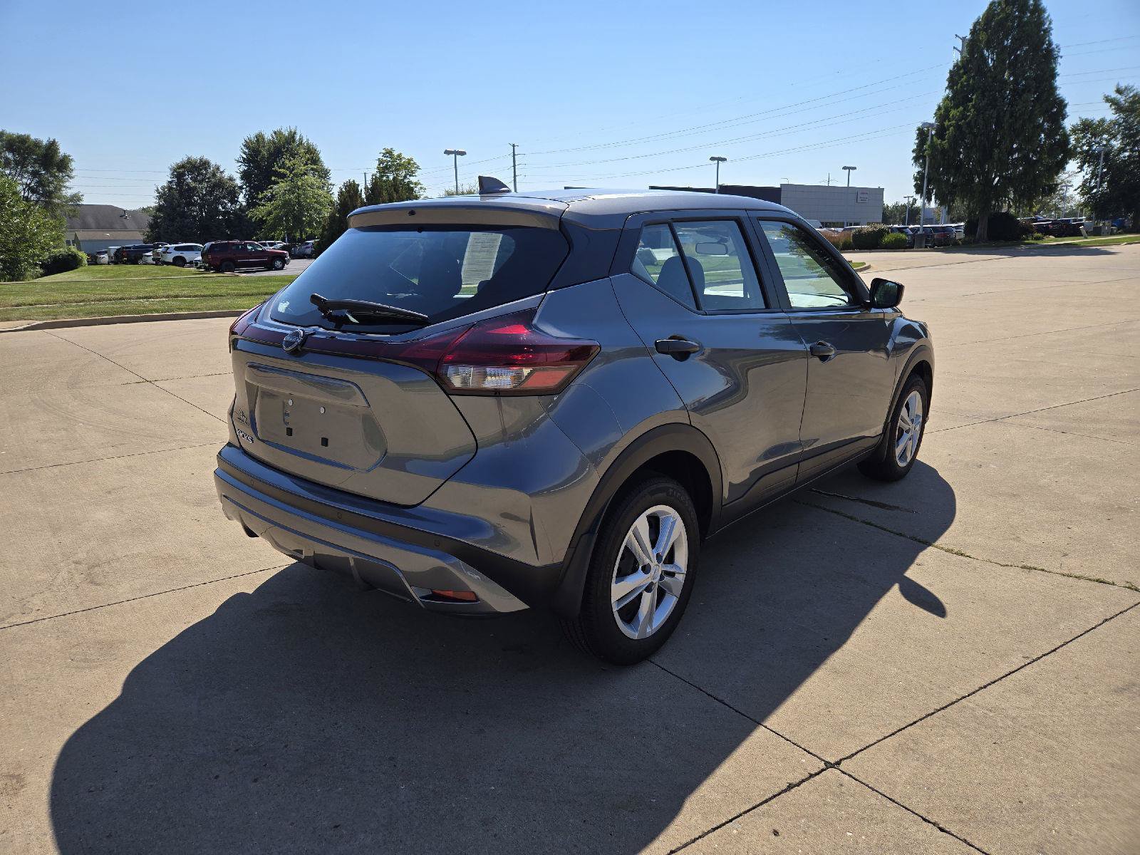 Used 2025 Nissan Kicks Play S FWD image 3