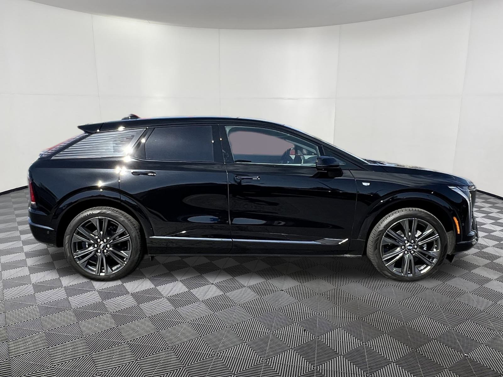 New 2025 Cadillac Optiq Sport 2 image 7