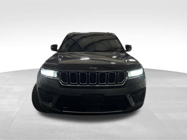 Used 2023 Jeep Grand Cherokee Laredo AWD/4WD image 10