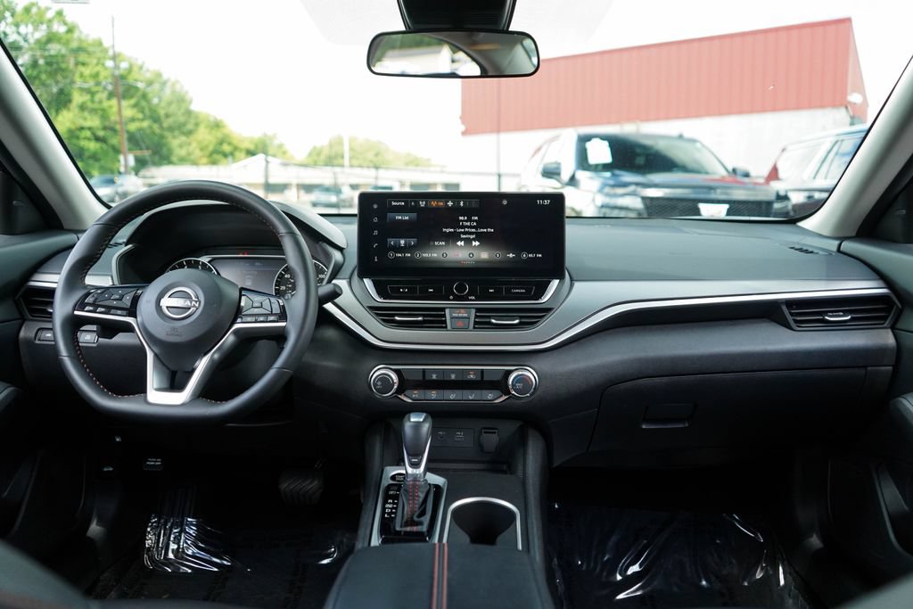 Used 2026 Nissan Altima 2.5 SR FWD image 9