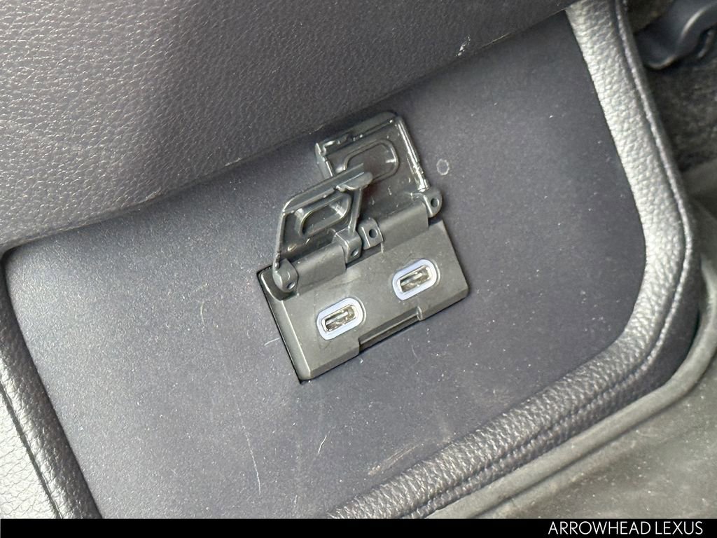 Used 2024 Toyota Highlander XSE AWD/4WD image 32