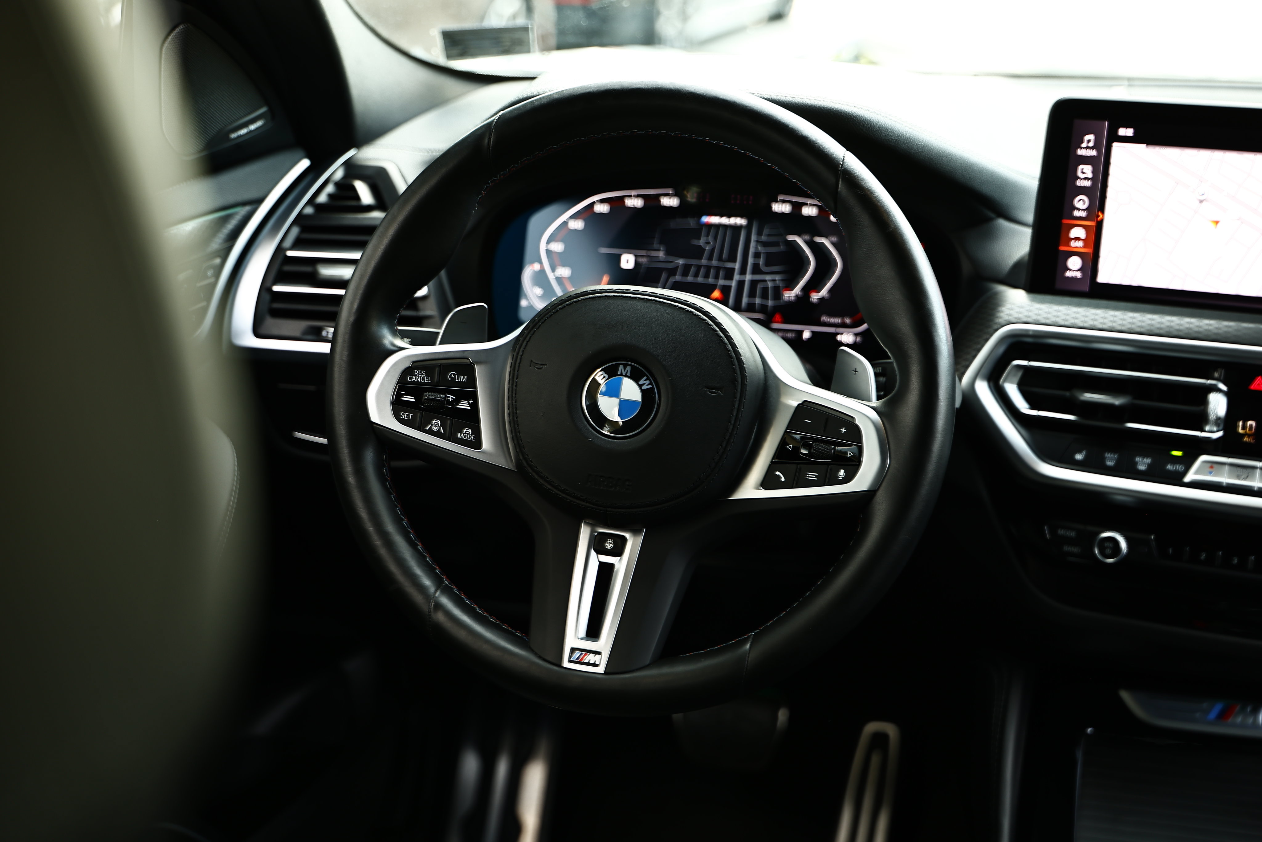 Used 2024 BMW X4 M40i AWD/4WD image 28