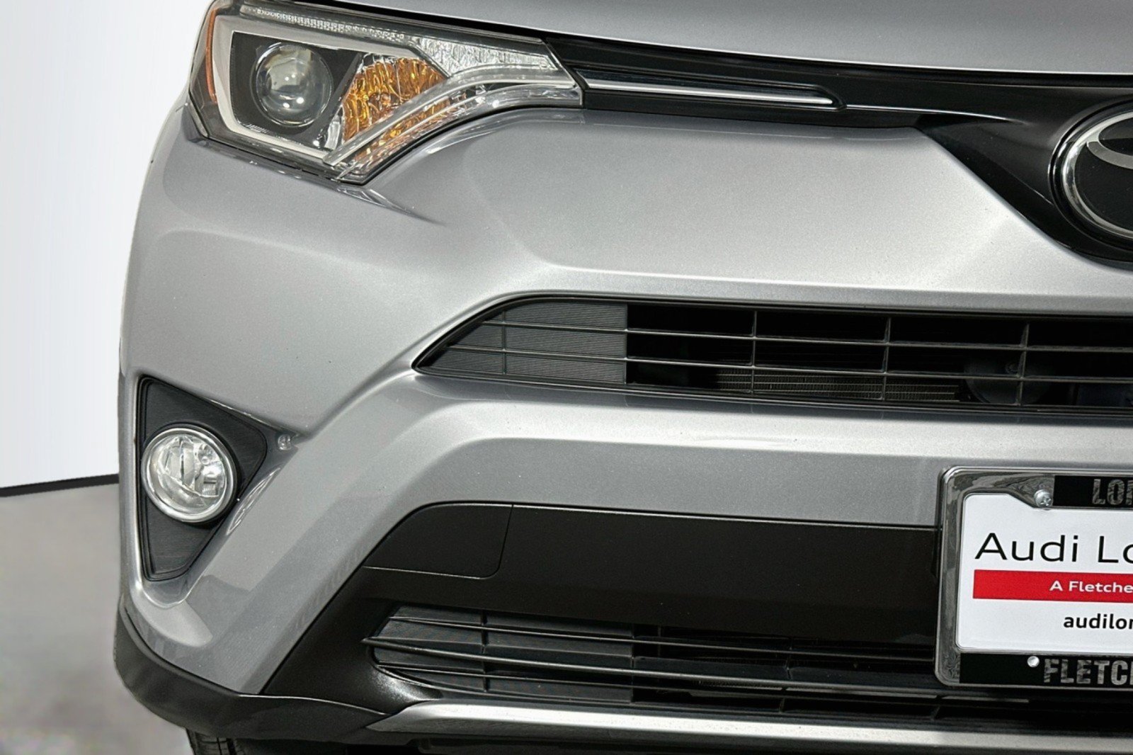 Used 2018 Toyota RAV4 XLE w/ Plus Extra Value Package FWD image 16