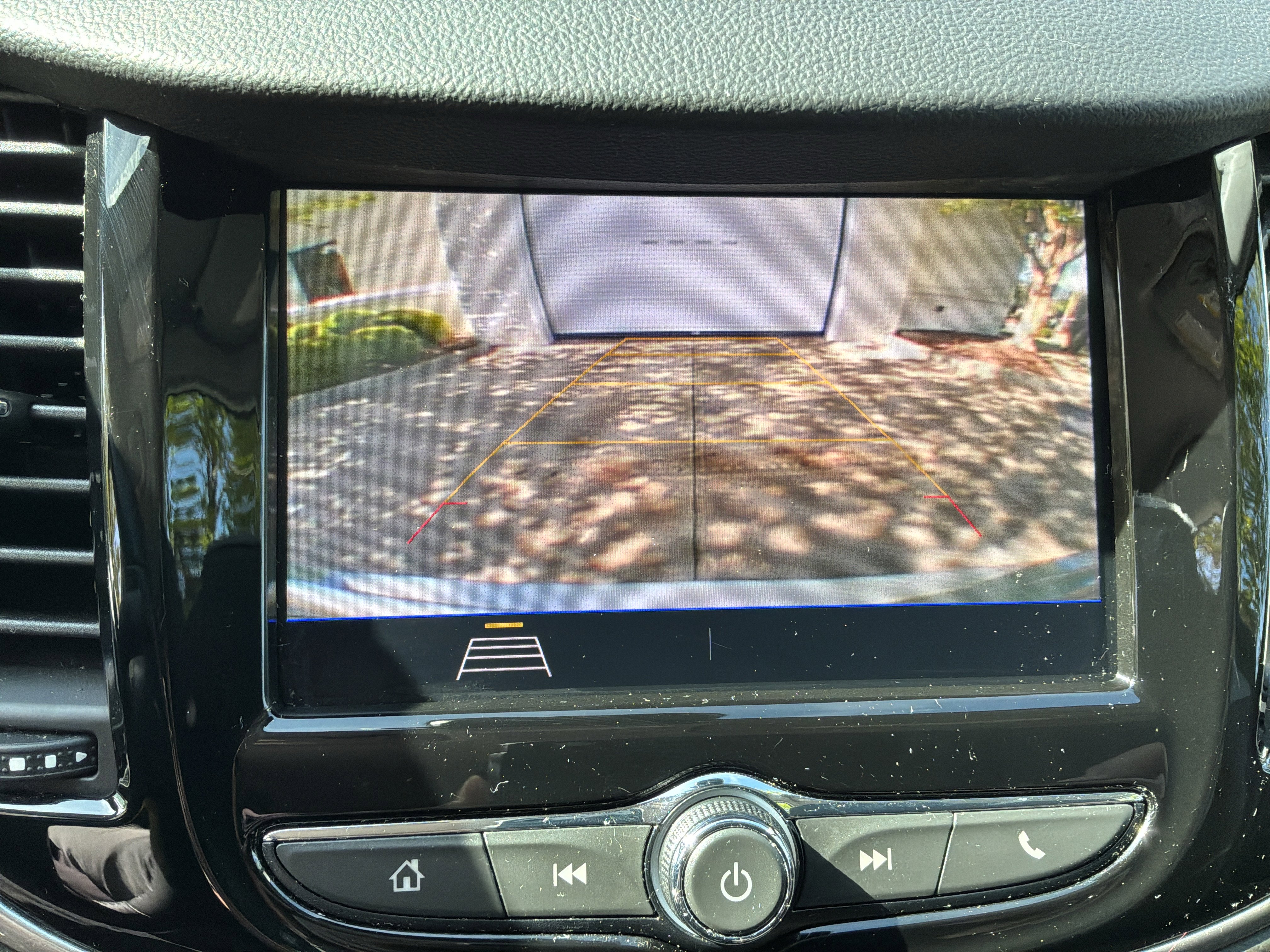 Used 2021 Chevrolet Trax LT w/ Driver Confidence Package image 25