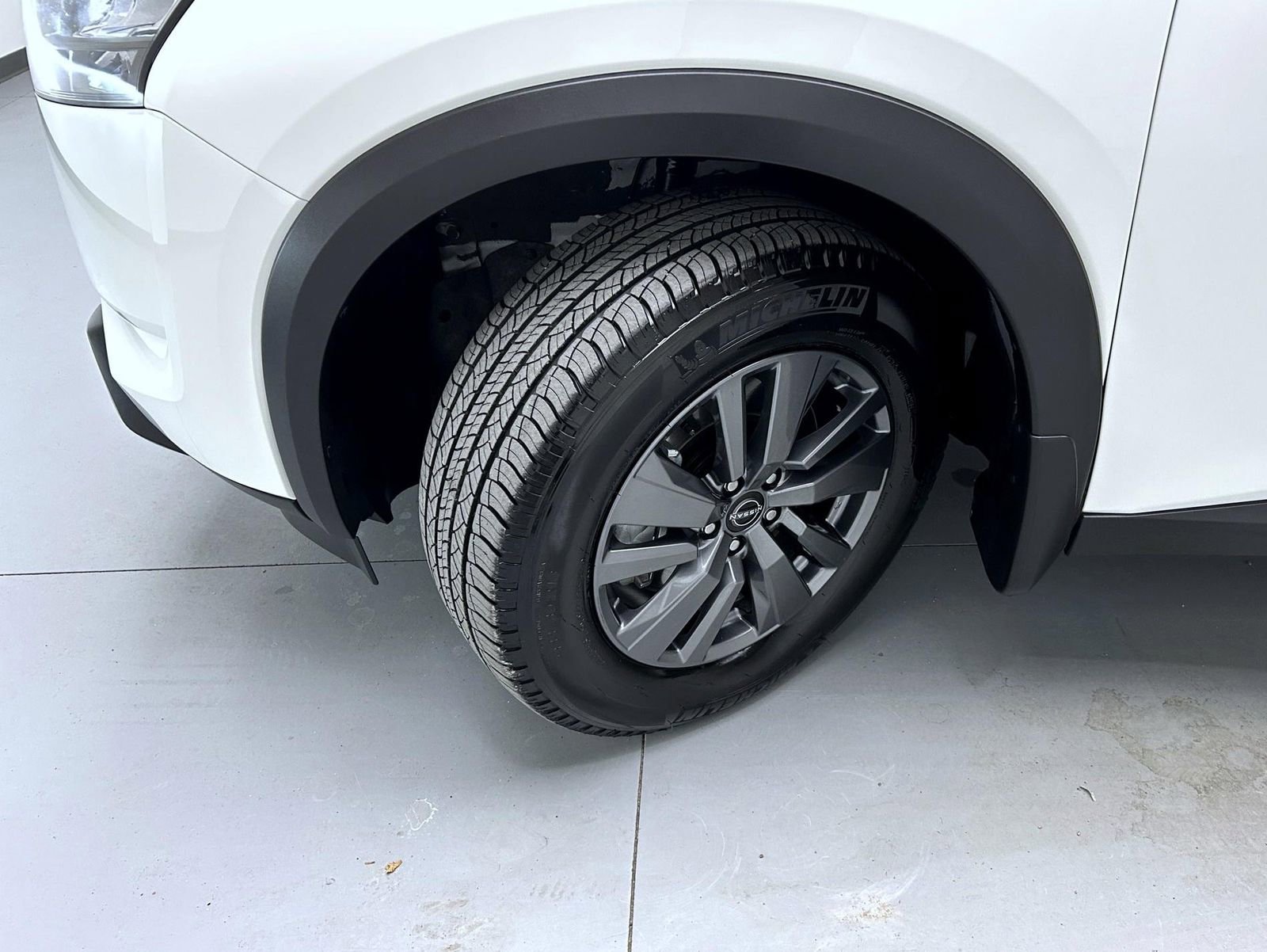 Used 2025 Nissan Pathfinder S image 24