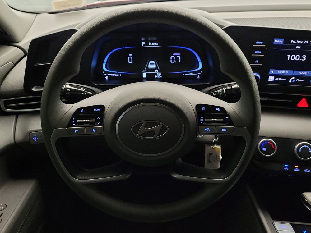 Used 2024 Hyundai Elantra SE image 22