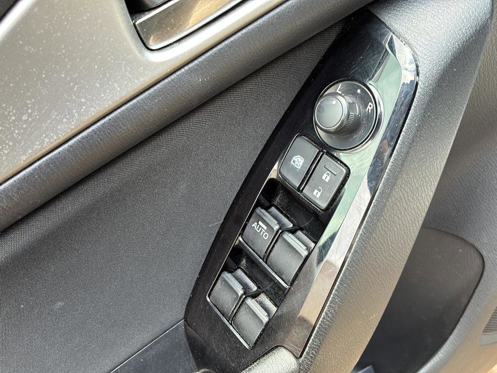 Used 2018 MAZDA MAZDA3 Sport FWD image 20