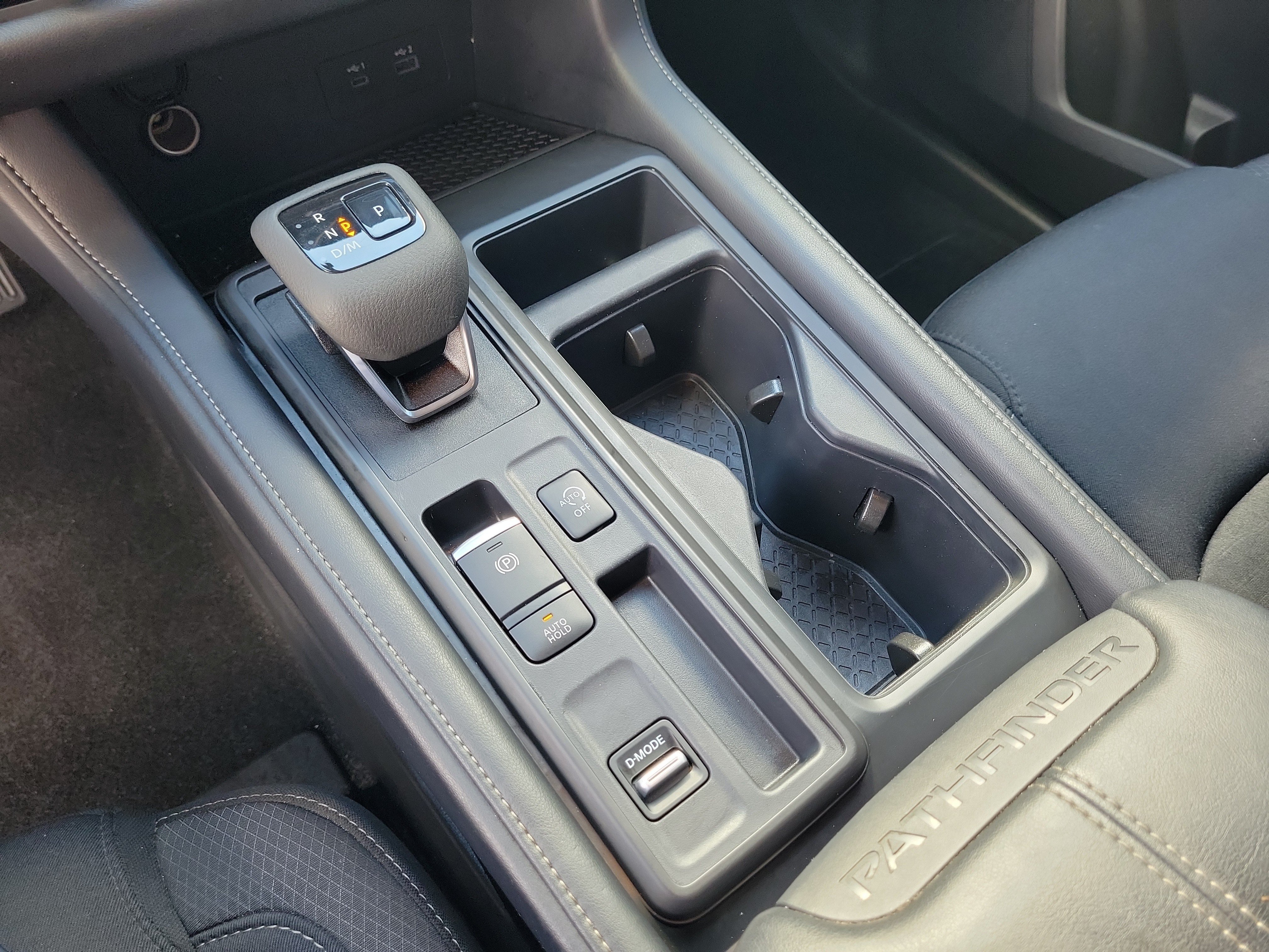 Certified 2025 Nissan Pathfinder S FWD image 21