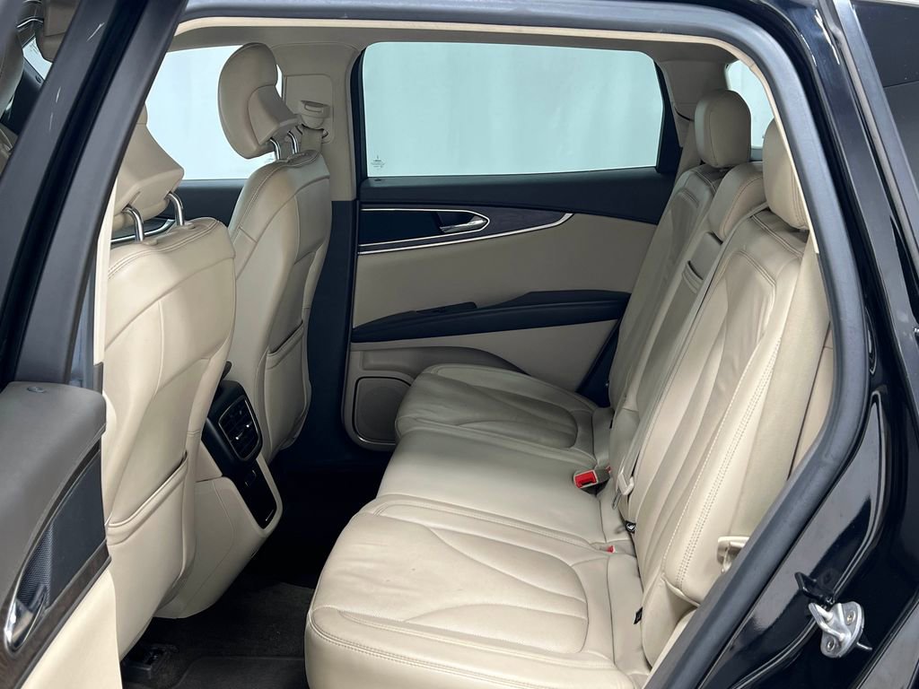 Used 2016 Lincoln MKX Reserve w/ Driver Assistance Package image 32