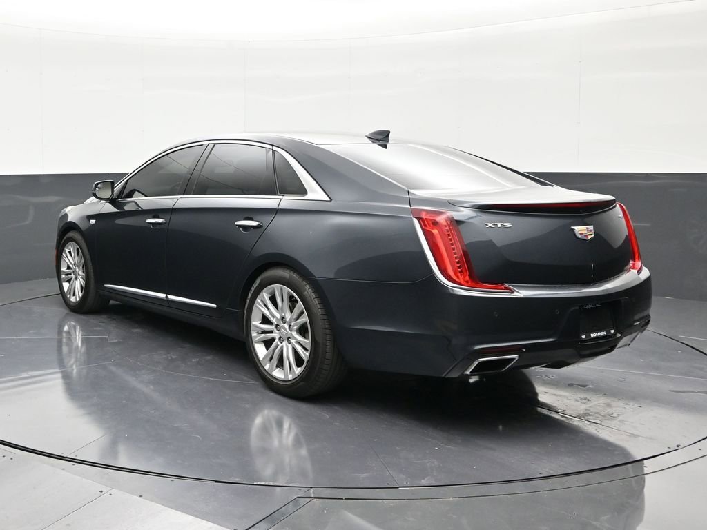 Used 2019 Cadillac XTS Luxury FWD image 3