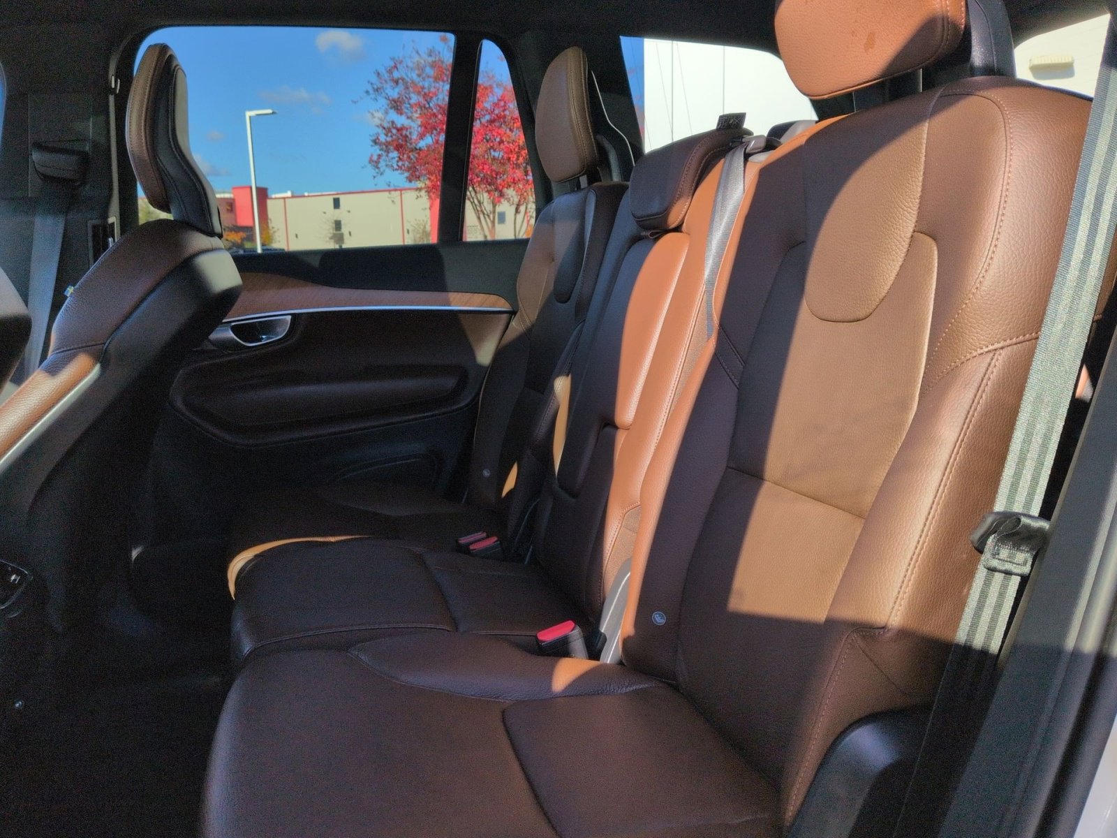 Used 2024 Volvo XC90 B6 Plus image 25