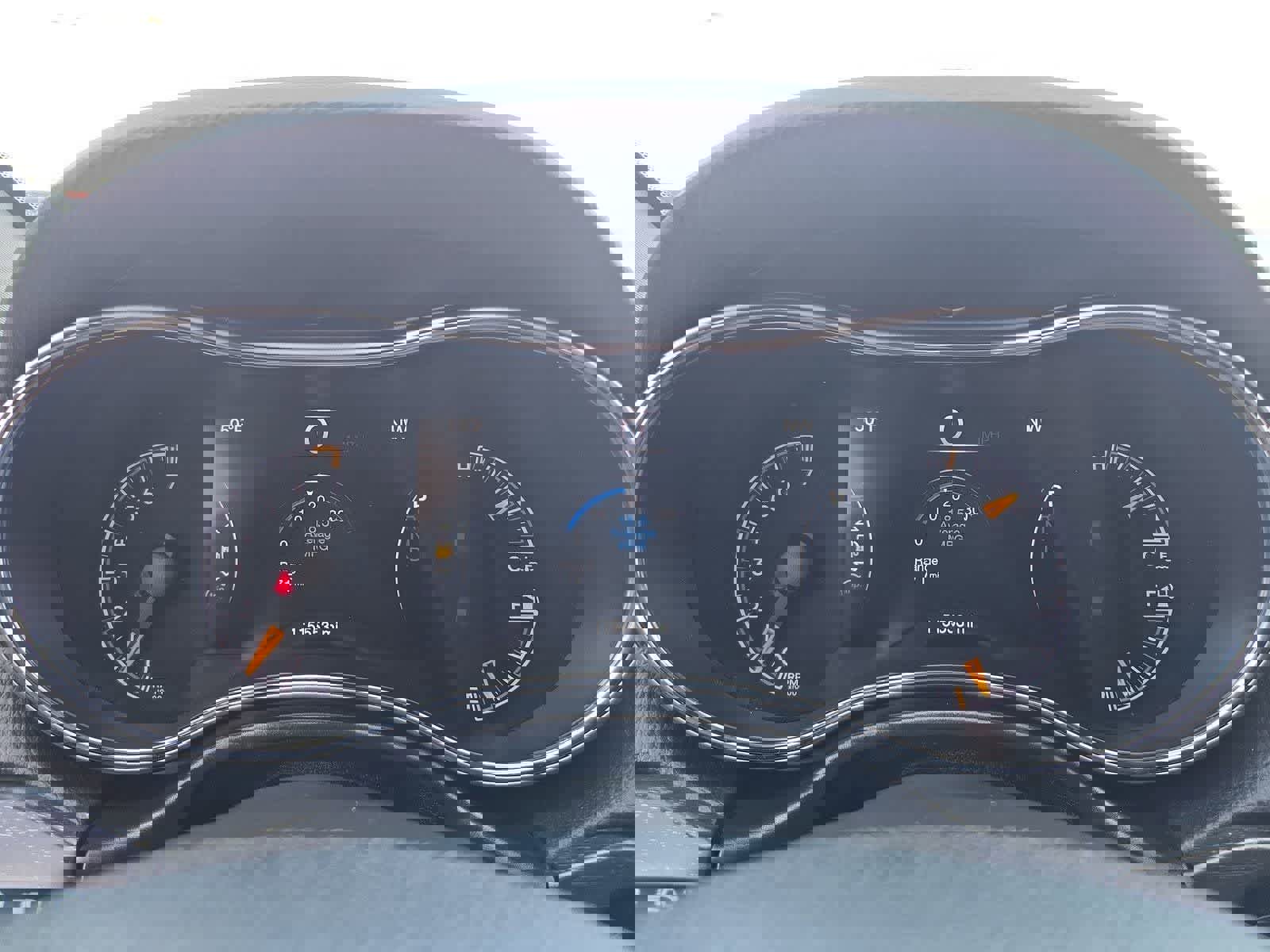 Used 2018 Jeep Grand Cherokee Limited image 31