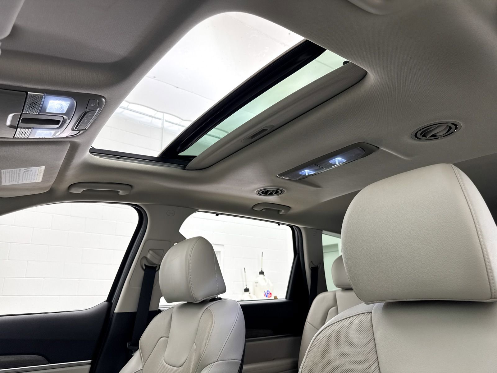 Used 2022 Kia Telluride EX w/ EX Premium Package image 3