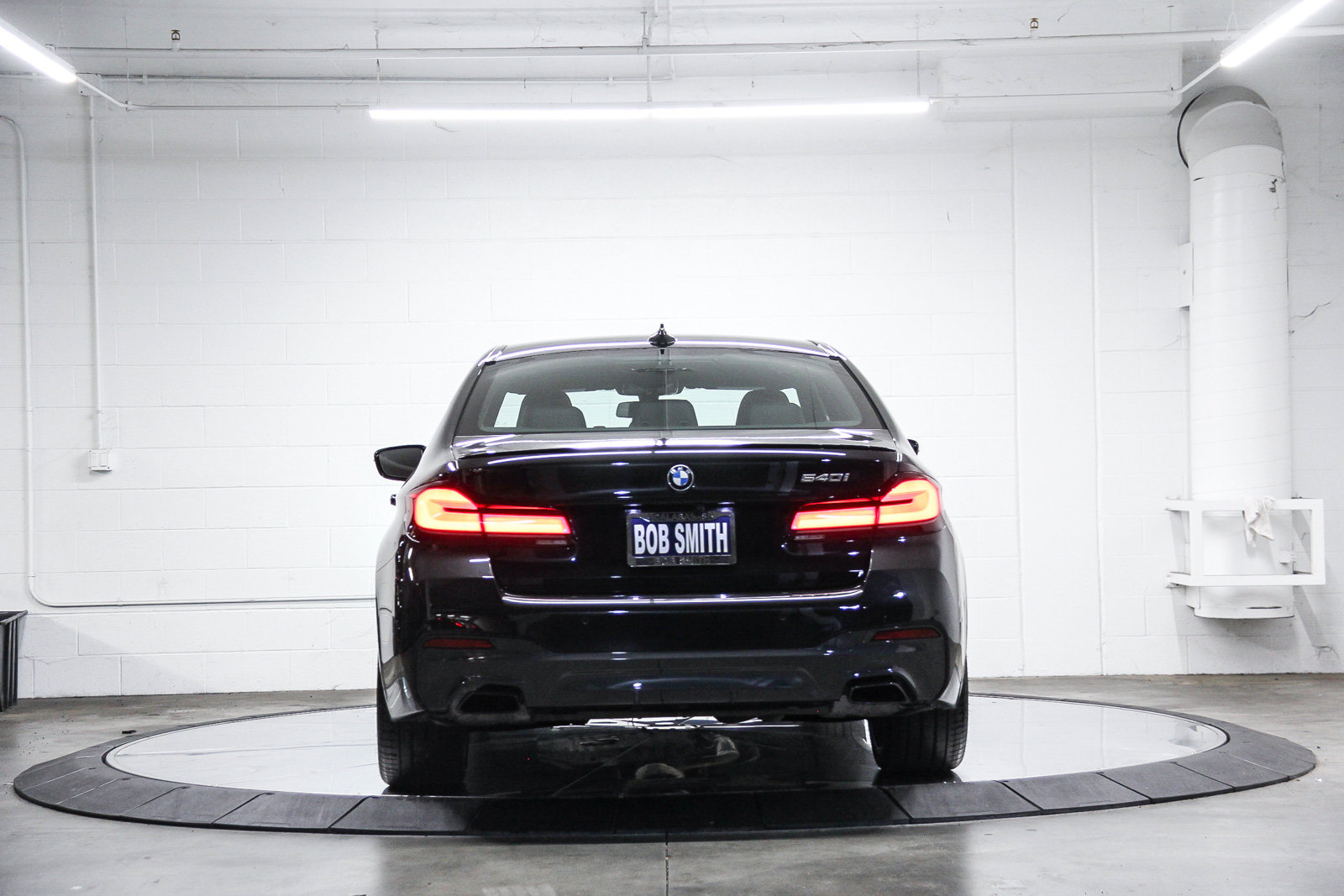 Used 2023 BMW 540i w/ M Sport Package RWD image 5