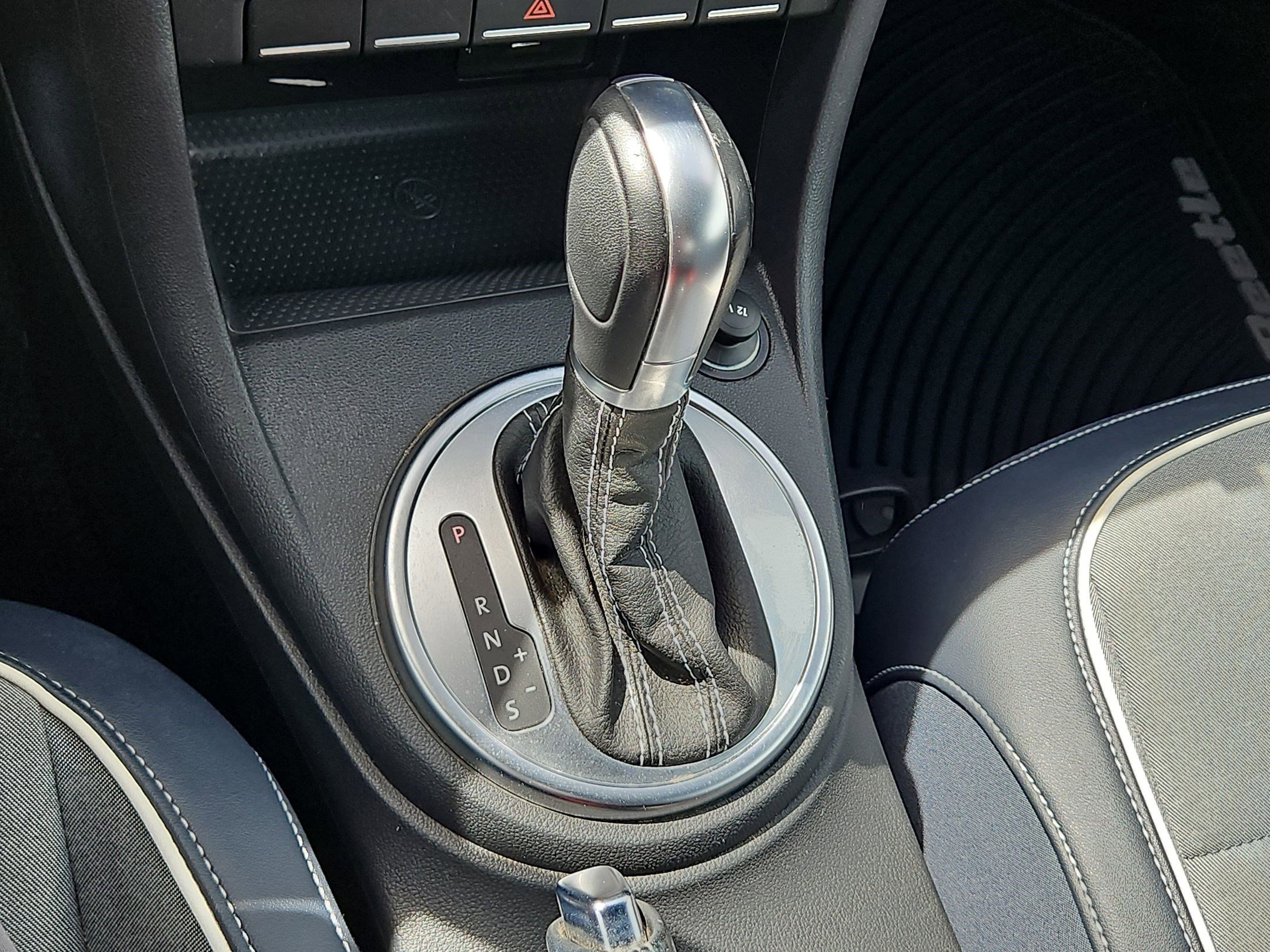 Used 2016 Volkswagen Beetle 1.8T Denim image 19