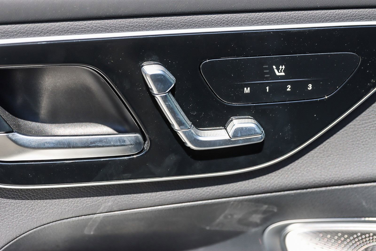 Used 2024 Mercedes-Benz GLC 300 4MATIC image 20