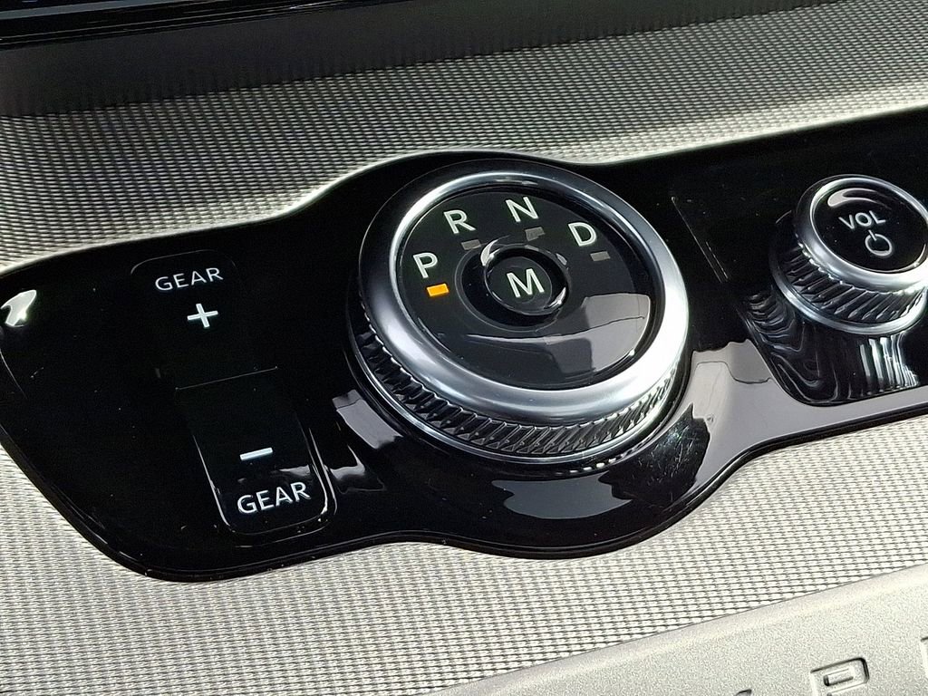 Certified 2025 Ford Expedition Active image 17