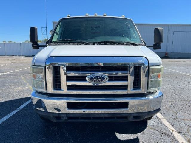 Used 2011 Ford E-450 and Econoline 450 Super Duty RWD image 3