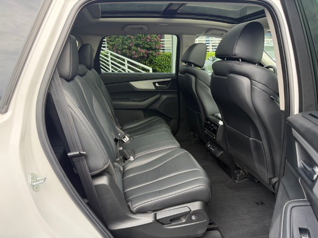Certified 2024 Acura MDX w/ Technology Package FWD image 17