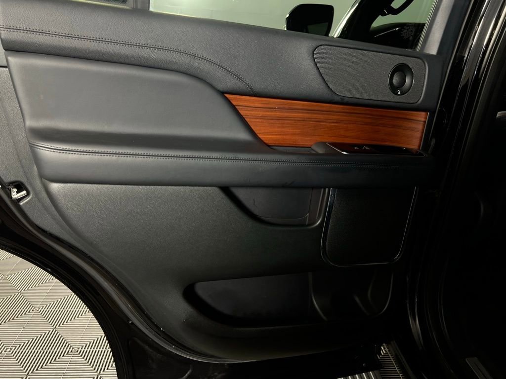 Used 2024 Lincoln Navigator Reserve image 28