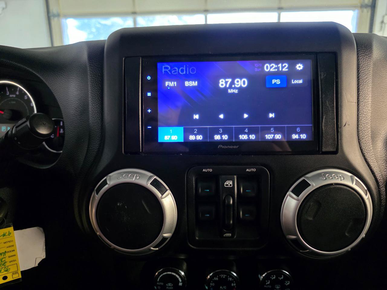Used 2013 Jeep Wrangler Unlimited Sahara w/ Dual Top Group AWD/4WD image 29