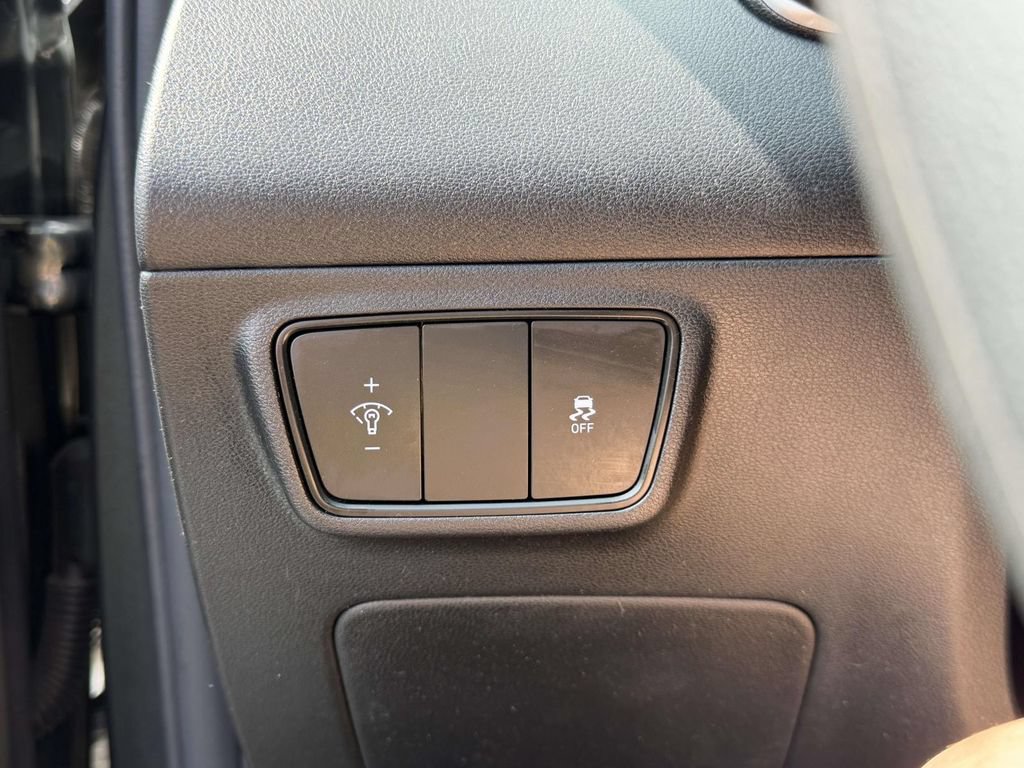 Certified 2023 Hyundai Tucson SE AWD/4WD image 19