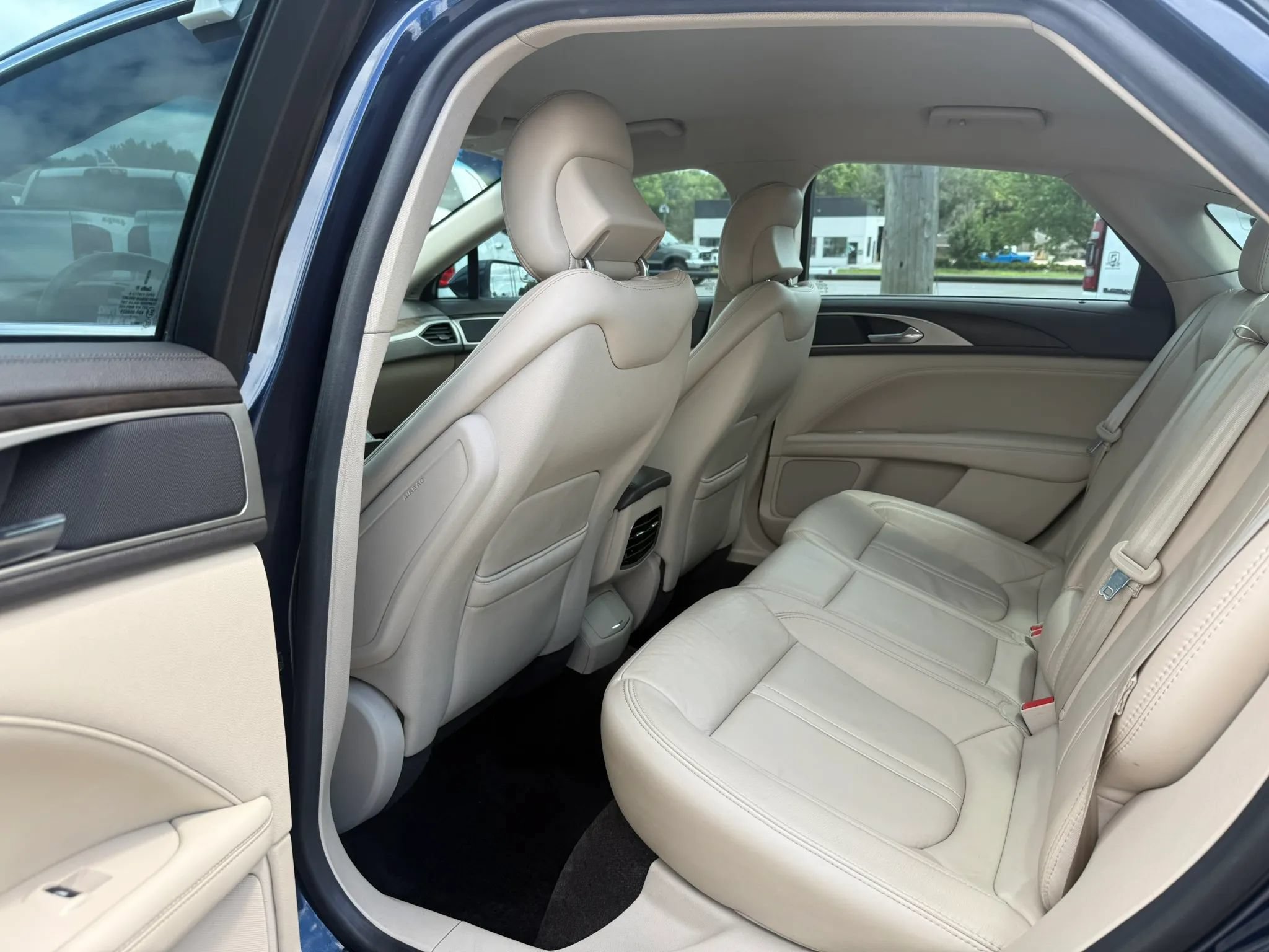 Used 2017 Lincoln MKZ Select FWD image 11