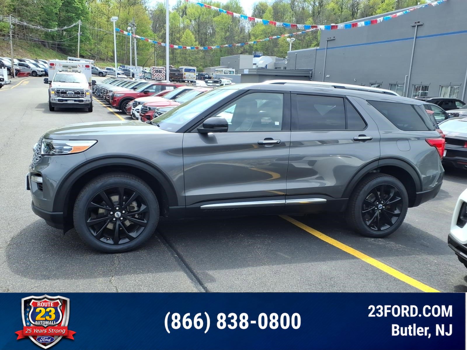 Certified 2023 Ford Explorer Platinum w/ Technology Package AWD/4WD image 5