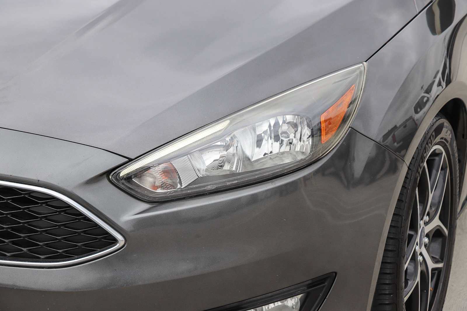 Used 2018 Ford Focus SEL FWD image 3